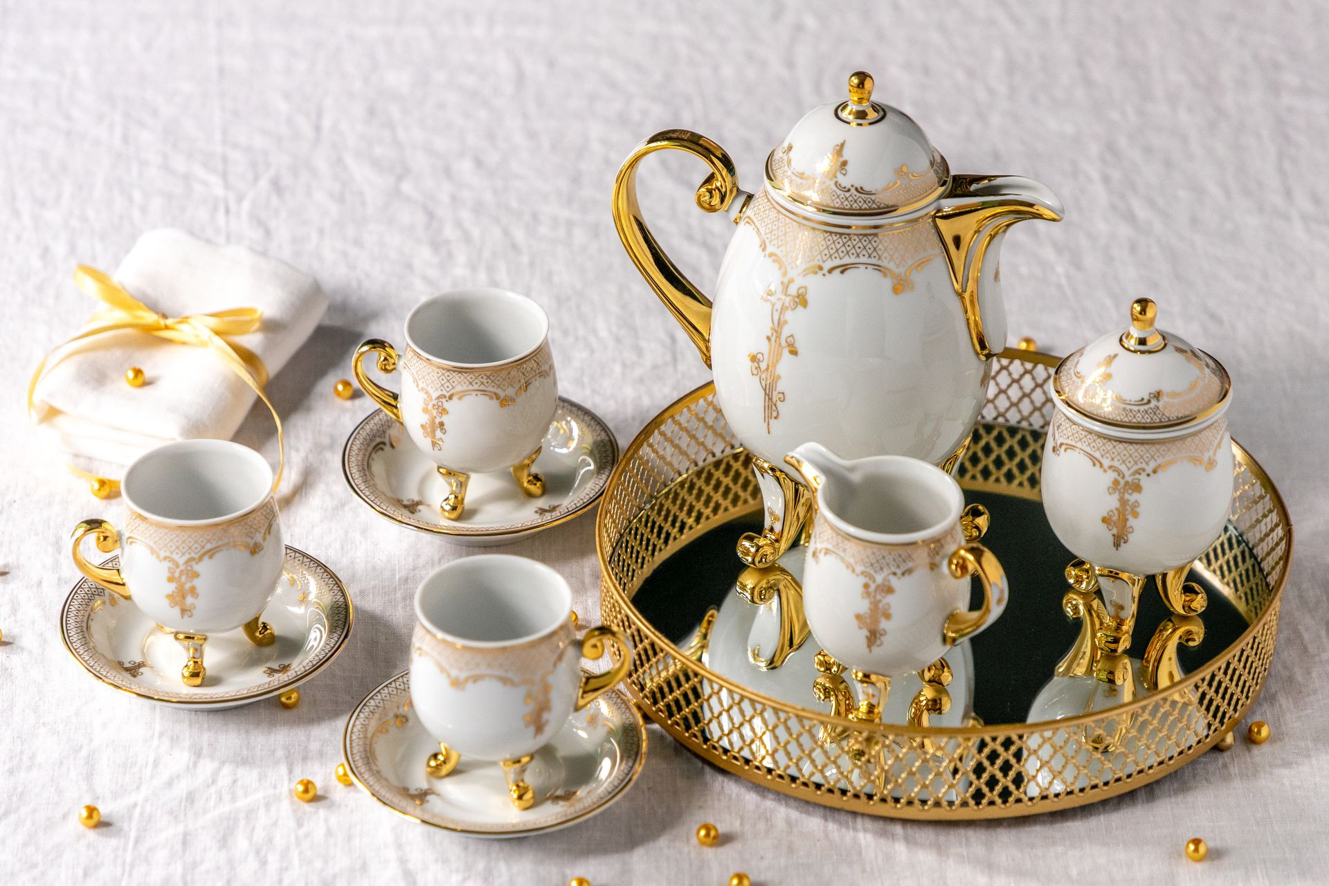 Hollóházi porcelán